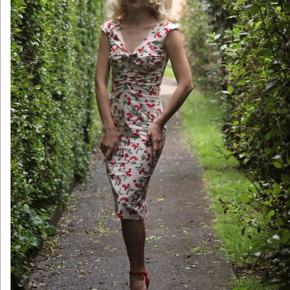 Bernie Dexter dress